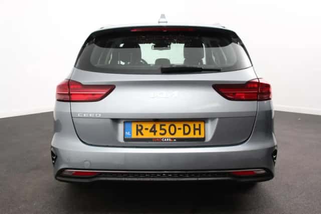 Kia Ceed (2022) thumbnail 6