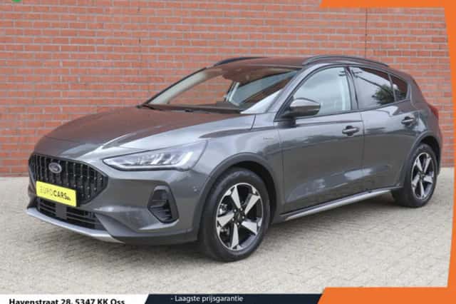Ford Focus (2024) thumbnail 1
