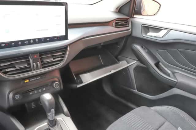 Ford Focus (2024) thumbnail 2