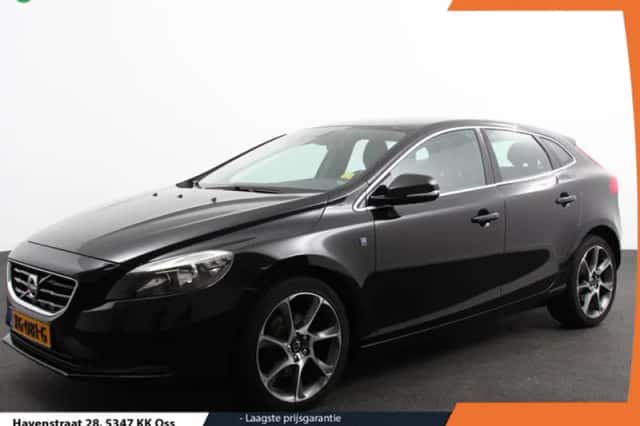 Volvo V40 (2016) thumbnail 1