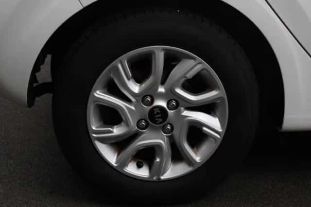 Kia Picanto (2018) thumbnail 2