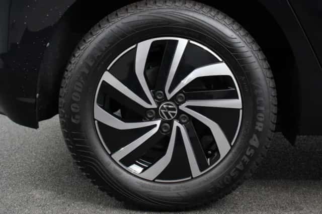 Volkswagen Polo (2024) thumbnail 2