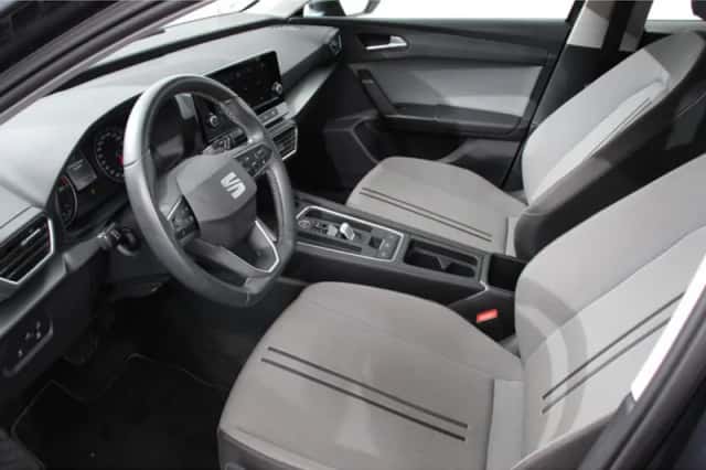 SEAT Leon (2021) thumbnail 2