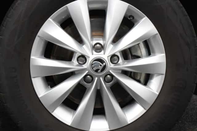 Škoda Karoq (2024) thumbnail 4
