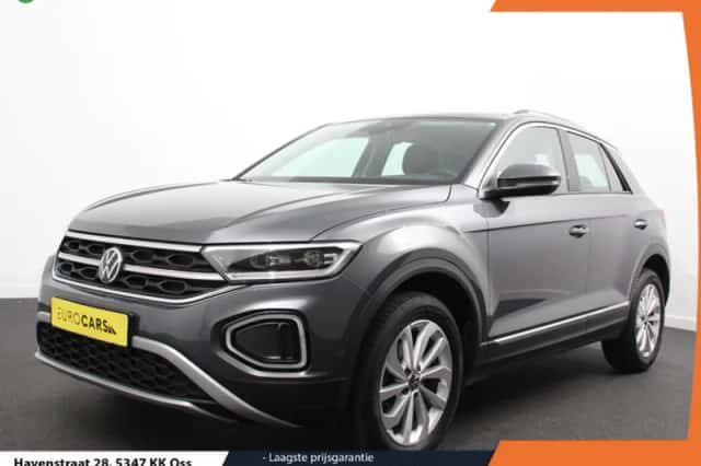 Volkswagen T-Roc (2024) thumbnail 2