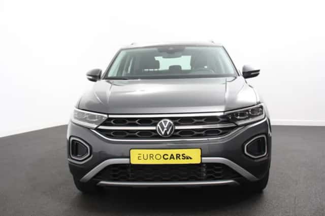 Volkswagen T-Roc (2024) thumbnail 5