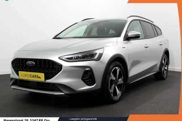 Ford Focus (2024) thumbnail 1