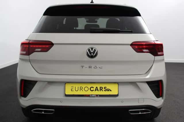 Volkswagen T-Roc (2024) thumbnail 5