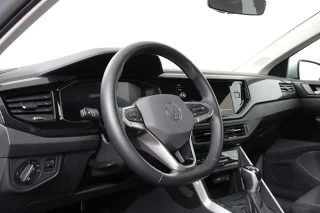 Volkswagen Polo (2024) thumbnail 2