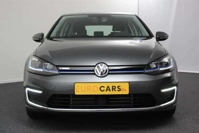 Volkswagen E-Golf (2019) thumbnail 4