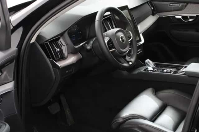 Volvo XC90 (2025) thumbnail 2
