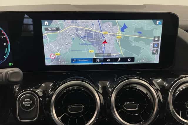 Mercedes-Benz GLA (2022) thumbnail 3