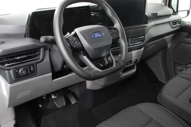 Ford Transit Custom (2025) thumbnail 2