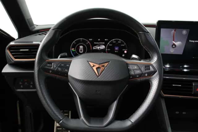 CUPRA Leon Sportstourer (2023) thumbnail 2