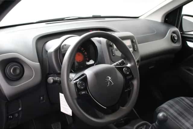 Peugeot 108 (2020) thumbnail 2