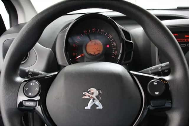 Peugeot 108 (2020) thumbnail 3