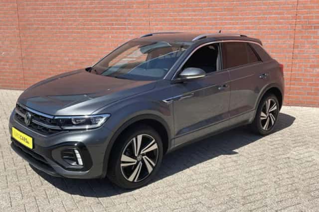 Volkswagen T-Roc (2023) thumbnail 3