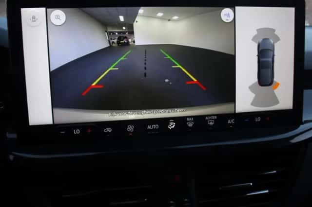 Ford Focus (2023) thumbnail 3