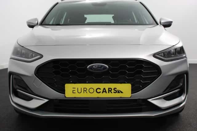 Ford Focus (2023) thumbnail 4