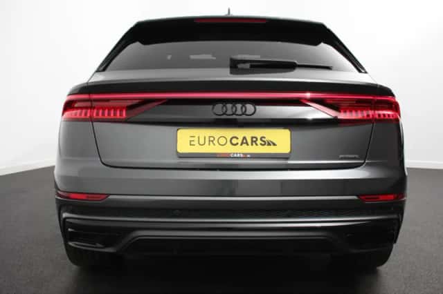 Audi Q8 (2021) thumbnail 5