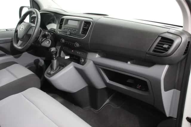 Toyota ProAce Shuttle (2017) thumbnail 3