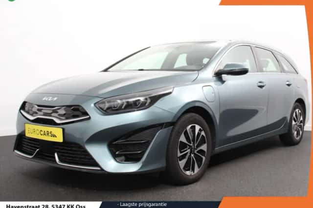 Kia Ceed (2022) thumbnail 1
