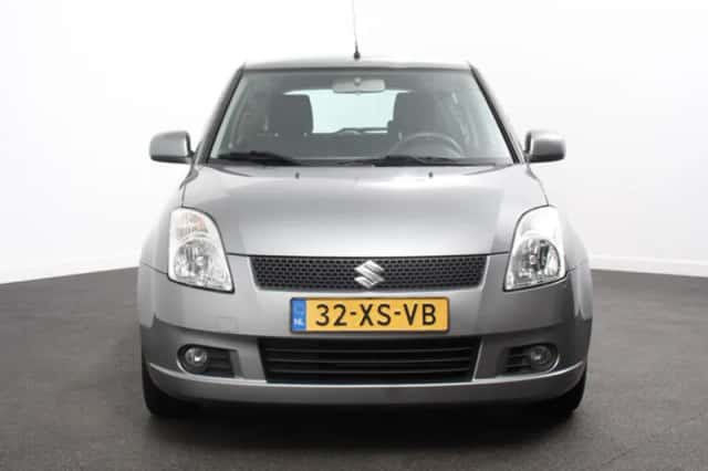 Suzuki Swift (2007) thumbnail 4