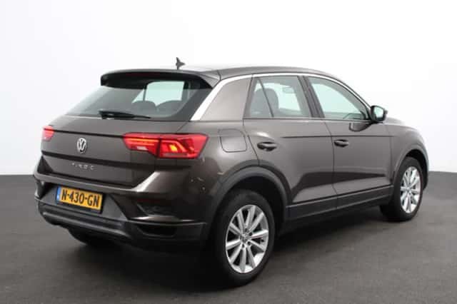 Volkswagen T-Roc (2018) thumbnail 4
