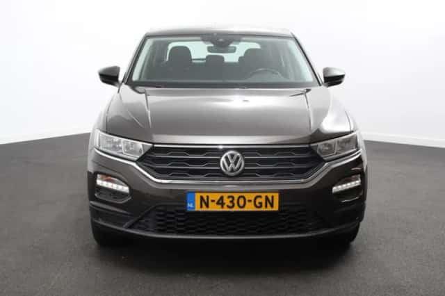 Volkswagen T-Roc (2018) thumbnail 6