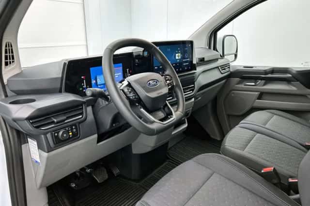 Ford Transit Custom (2025) thumbnail 2