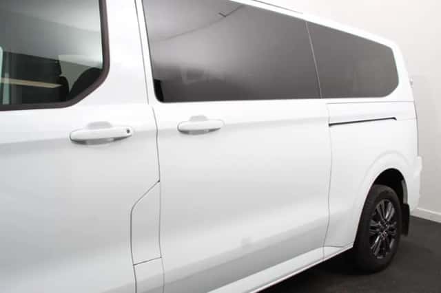 Ford E-Transit Custom (2025) thumbnail 4