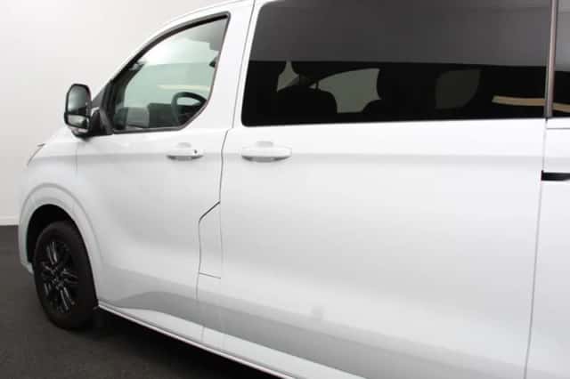 Ford E-Transit Custom (2025) thumbnail 5