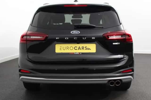 Ford Focus (2024) thumbnail 3