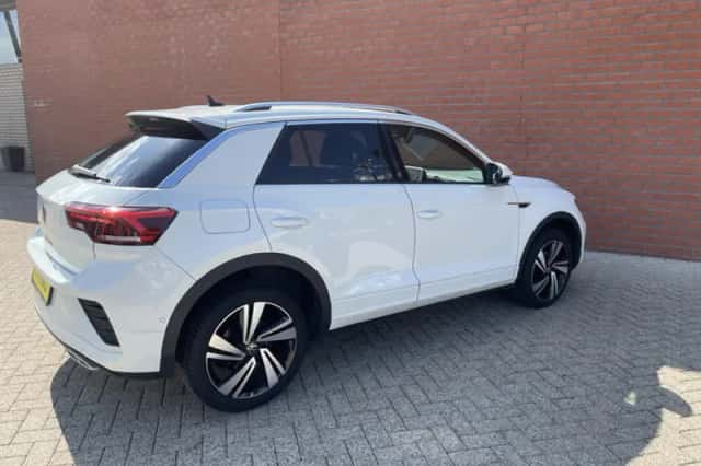 Volkswagen T-Roc (2023) thumbnail 4