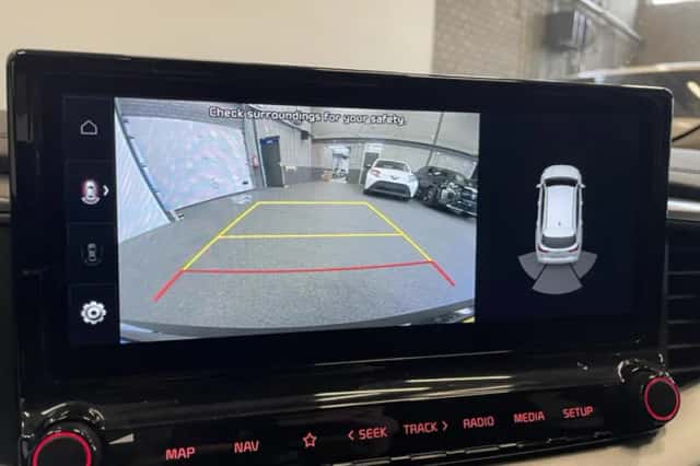 Kia Ceed (2023) thumbnail 3
