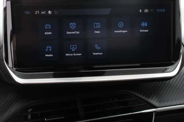 Peugeot 2008 (2024) thumbnail 5