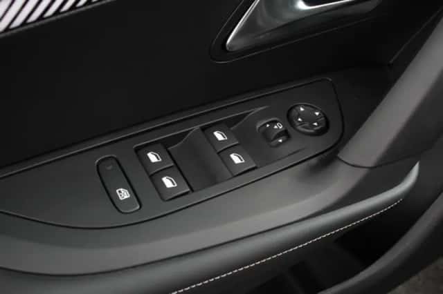 Peugeot 2008 (2024) thumbnail 6