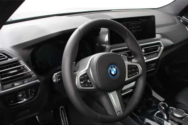 BMW X3 (2023) thumbnail 2