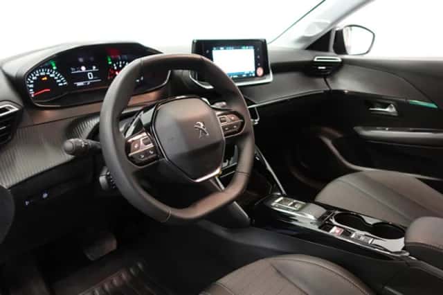 Peugeot 208 (2023) thumbnail 2