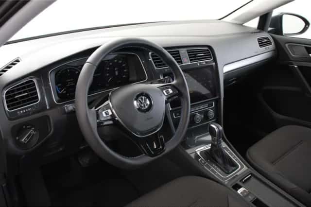 Volkswagen e-Golf (2019) thumbnail 2