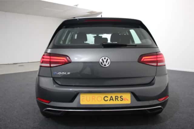 Volkswagen e-Golf (2019) thumbnail 5