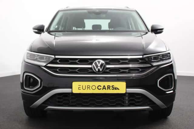 Volkswagen T-Roc (2023) thumbnail 4