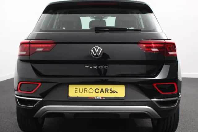 Volkswagen T-Roc (2023) thumbnail 5