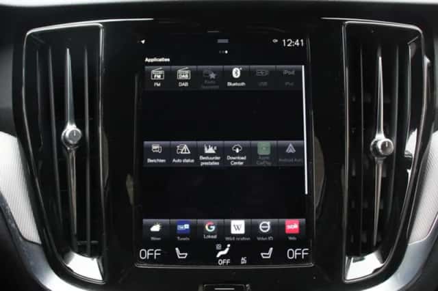 Volvo V60 (2022) thumbnail 3