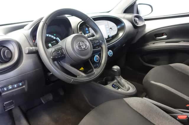 Toyota Aygo X (2024) thumbnail 2
