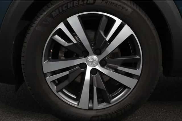 Peugeot 3008 (2022) thumbnail 3