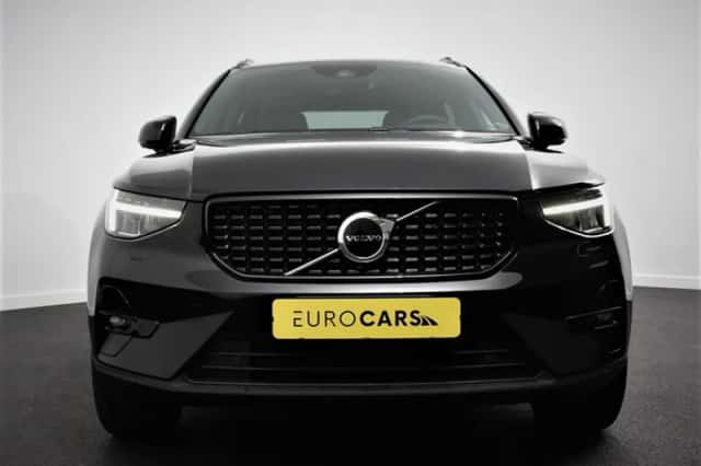 Volvo XC40 (2023) thumbnail 2