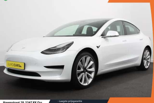 Tesla Model 3 (2020) thumbnail 1