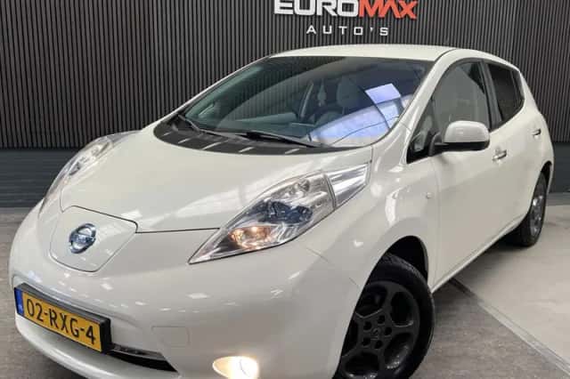 Nissan Leaf (2011) thumbnail 1