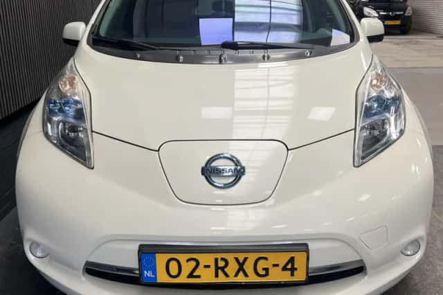 Nissan Leaf (2011) thumbnail 5